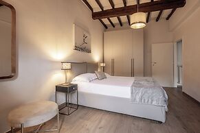 Laurel Apartment by Mmega