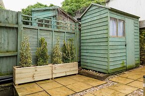 Remarkable 1-bed Cotswolds Cottage in Finstock