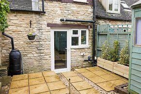 Remarkable 1-bed Cotswolds Cottage in Finstock