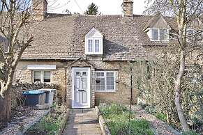 Remarkable 1-bed Cotswolds Cottage in Finstock