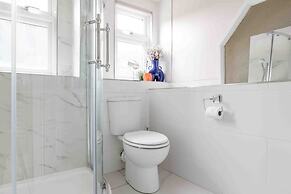 Remarkable 1-bed Cotswolds Cottage in Finstock