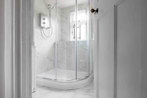 Remarkable 1-bed Cotswolds Cottage in Finstock