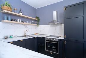 Exclusive Seafront Suites with hot tub