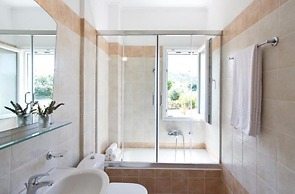 Porto Nirikos Lefkada - Private Parking