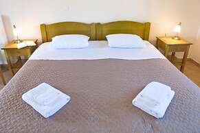 Porto Nirikos Lefkada - Private Parking