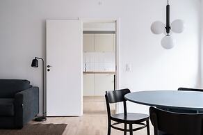 Queens Courtyard by Daniel & Jacob's