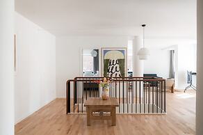 Queens Courtyard by Daniel & Jacob's