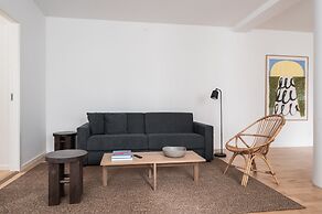 Queens Courtyard by Daniel & Jacob's