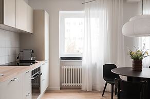 Queens Courtyard by Daniel & Jacob's
