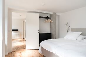Queens Courtyard by Daniel & Jacob's