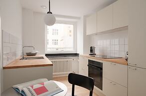 Queens Courtyard by Daniel & Jacob's