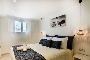 Santorini Villatzio Suites