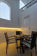 Santorini Villatzio Suites