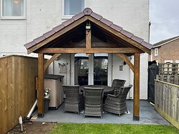 22 Longstone Park