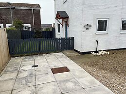 22 Longstone Park