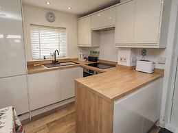 22 Longstone Park