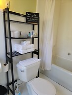 The Kings Throne Inn and Guest House