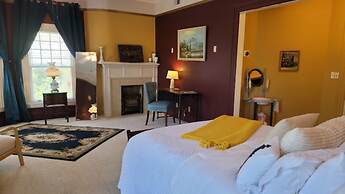 The Kings Throne Inn and Guest House