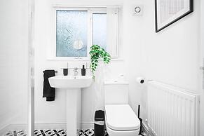 Home With Garden in Sutton Coldfield