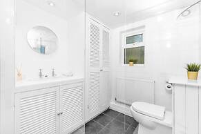 Pretty House in Popular Harborne