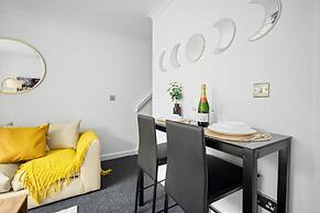 Cute Modern Mews Home in Oldbury