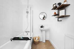 Spacious Home in Harborne