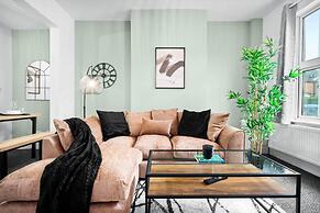 Spacious Home in Harborne