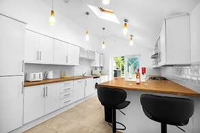 Spacious Home in Harborne