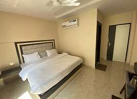 Priya Hotel