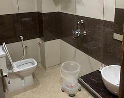 Priya Hotel