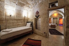 By Yüksel Cave Hotel