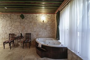 By Yüksel Cave Hotel