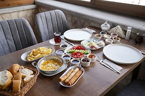 By Yüksel Cave Hotel