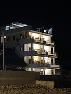 Aluna Beach Apartments