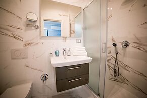 St. Peter Area Luxury Suites