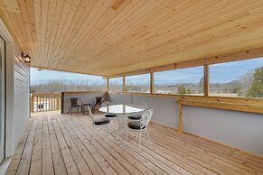 Riverfront Dayton Getaway on 700 Wooded Acres!