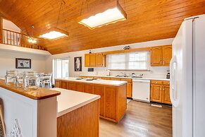 Riverfront Dayton Getaway on 700 Wooded Acres!