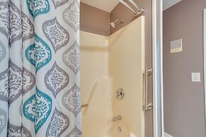 Riverfront Dayton Getaway on 700 Wooded Acres!