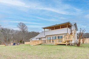 Riverfront Dayton Getaway on 700 Wooded Acres!
