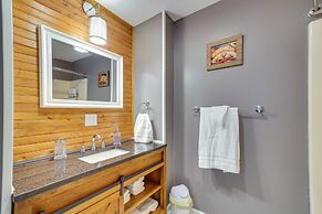 Riverfront Dayton Getaway on 700 Wooded Acres!