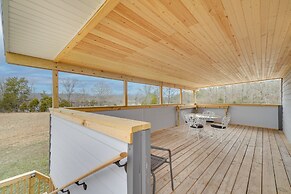 Riverfront Dayton Getaway on 700 Wooded Acres!