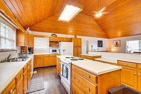 Riverfront Dayton Getaway on 700 Wooded Acres!