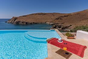 Inviting 8-bed Villa in Ermoupoli - Villa Blueros