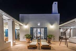 Inviting 8-bed Villa in Ermoupoli - Villa Blueros