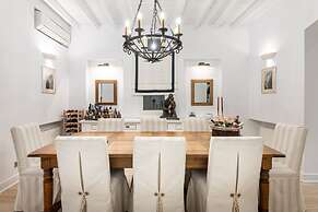 Inviting 8-bed Villa in Ermoupoli - Villa Blueros