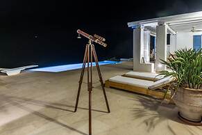 Inviting 8-bed Villa in Ermoupoli - Villa Blueros