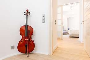 Inviting 8-bed Villa in Ermoupoli - Villa Blueros