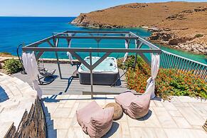 Inviting 8-bed Villa in Ermoupoli - Villa Blueros