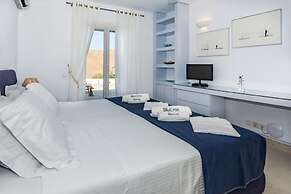 Inviting 8-bed Villa in Ermoupoli - Villa Blueros