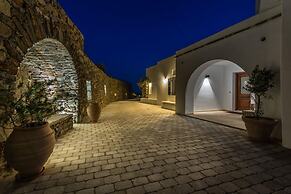 Inviting 8-bed Villa in Ermoupoli - Villa Blueros